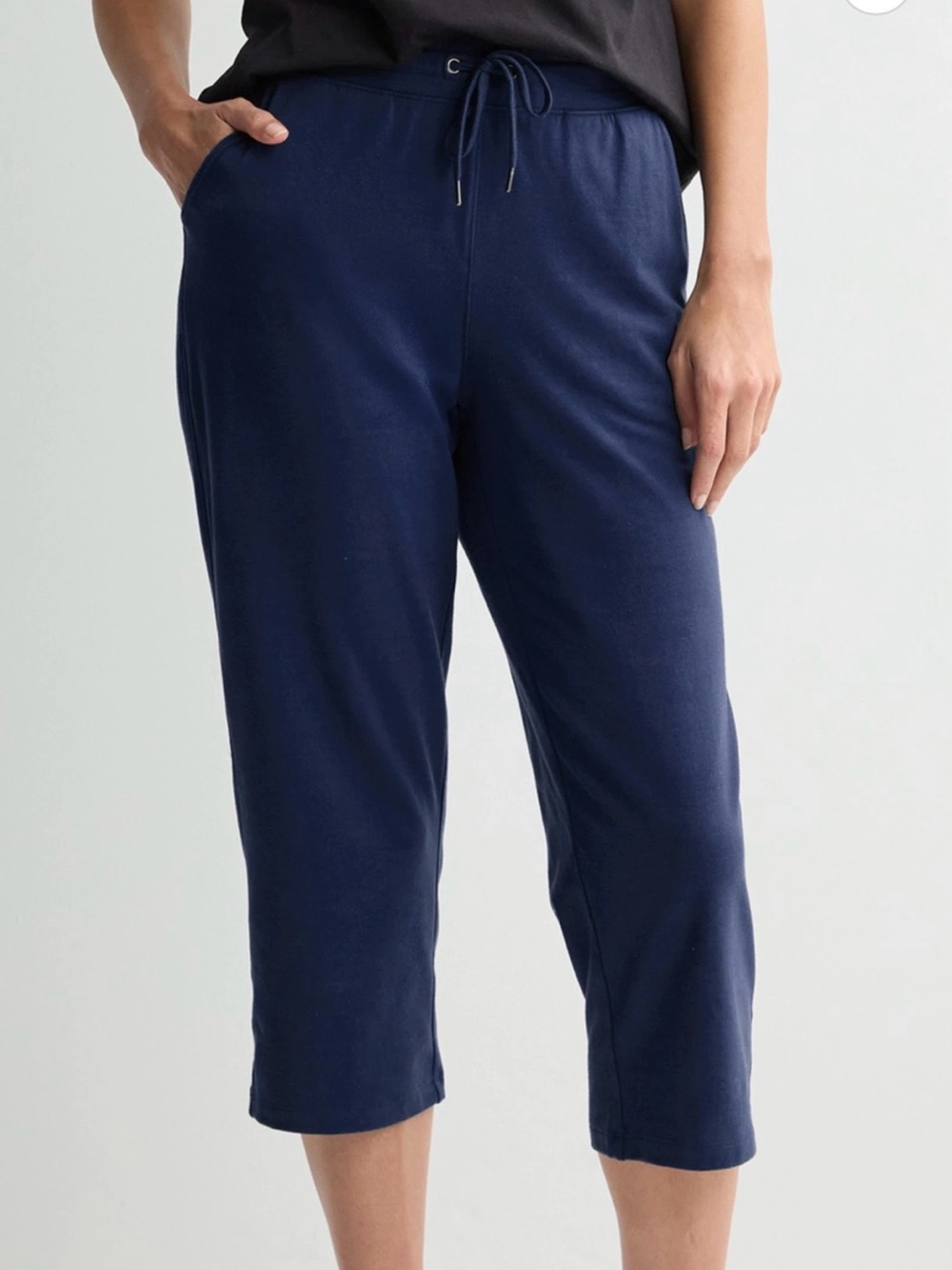 Capri Mid Rise On-the-Go Gear - Women's Size Small.  Tek Gear.  NEW WITH TAGS!
